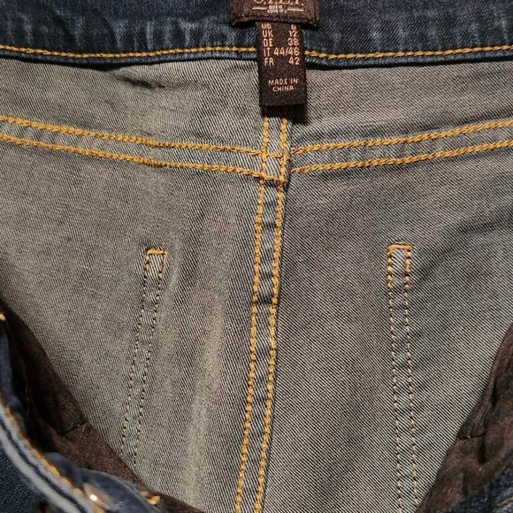 GILI Jeans - Picture 2 of 3